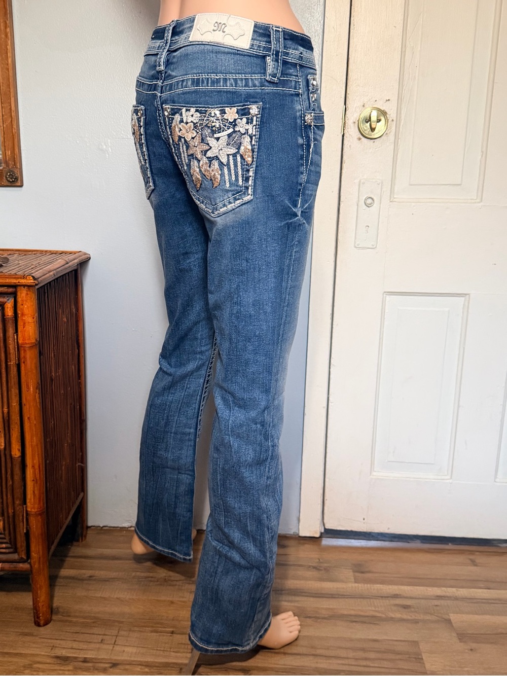 Miss Me Women’s Floral Dreaming Mid Rise Bootcut Jeans Mid Wash Size 27